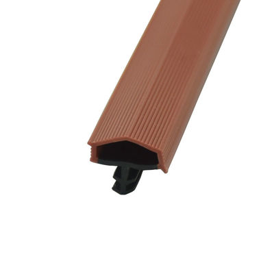 Una forma Co-sacó las tiras de goma del lacre de la TPE Weatherstrip color rojo marrón