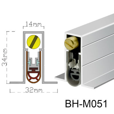 T forma la puerta automática que los sellos inferiores para la reducción de Noice de la puerta del metal caen abajo las tiras de goma