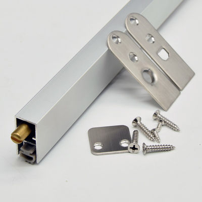 U forma automático cae abajo del sello inferior encubierto barrido de la puerta de la puerta